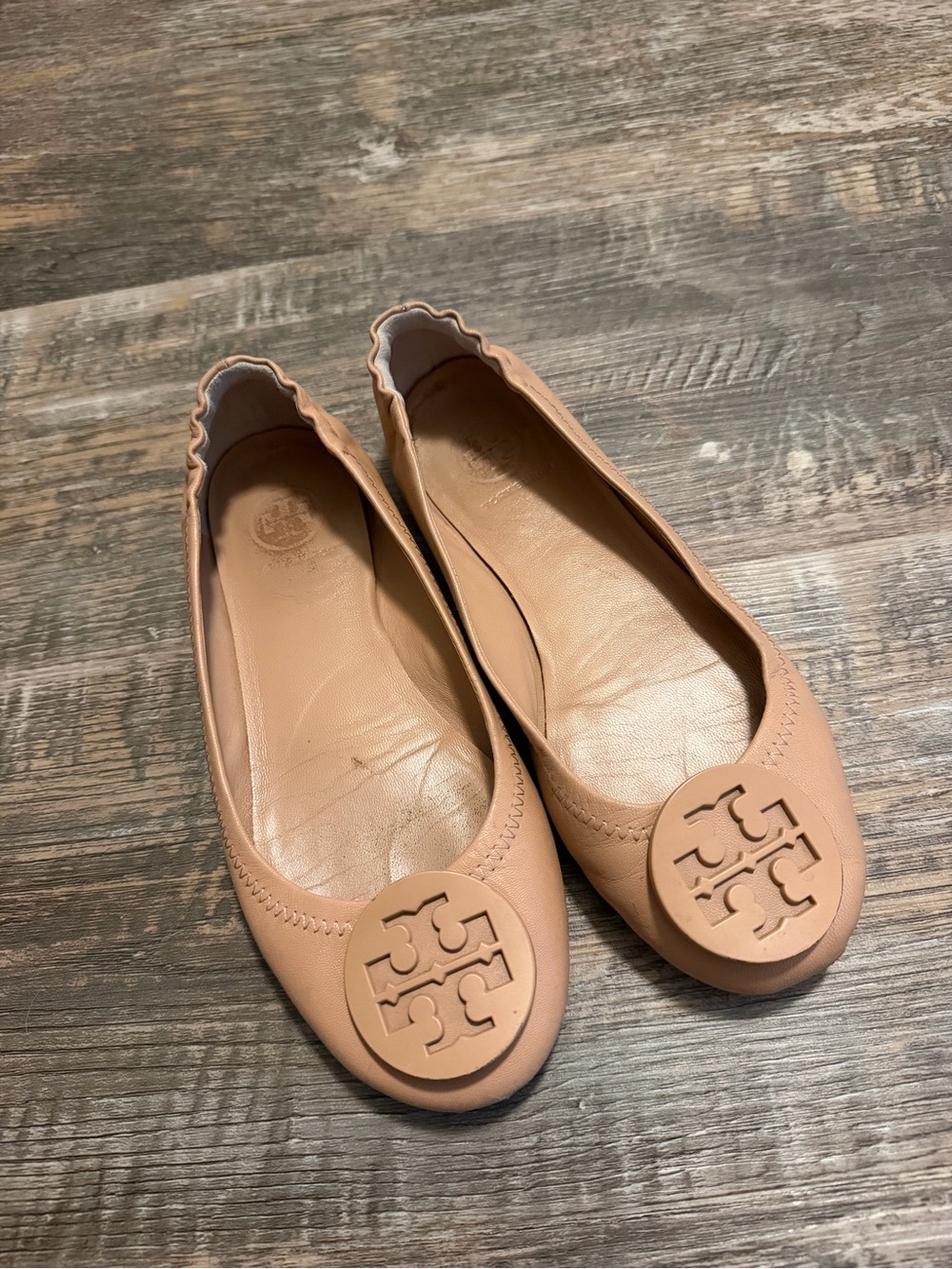 Tory Burch Nude/Tan Leather Logo Ballet Flats